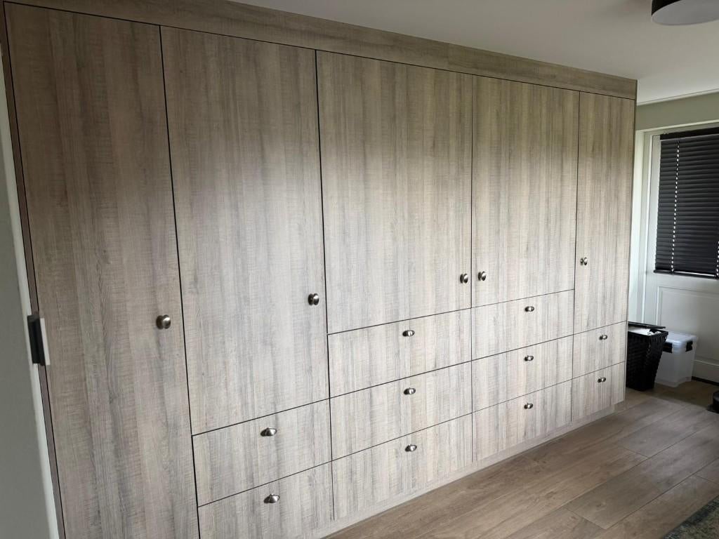 Kwaliteit maatwerk wandkast, Ophalen, Overige materialen, Met deur(en), 200 cm of meer