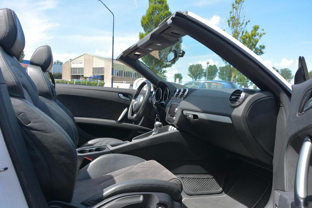 Audi TT Roadster 1.8 TFSI Pro Line S Cruise|NAVI|DealerOH, Gebruikt, 1295 kg, 4 cilinders, Lichtsensor