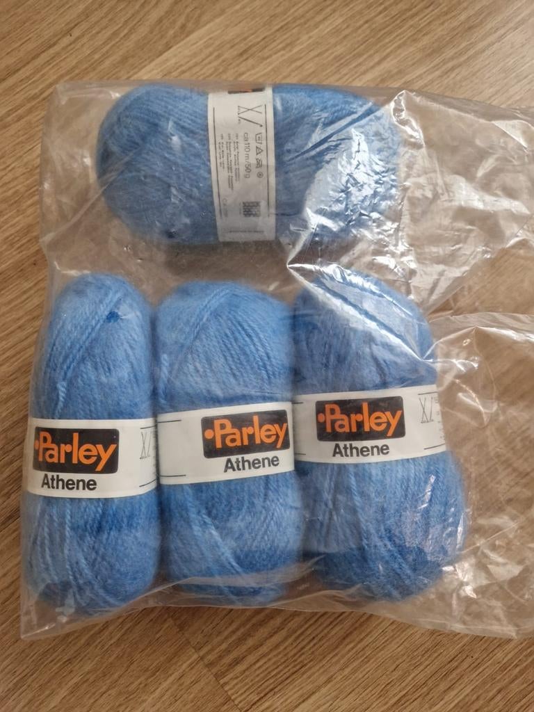 Nieuwe bollen wol, garen. Licht blauw. Parley athene., Ophalen of Verzenden