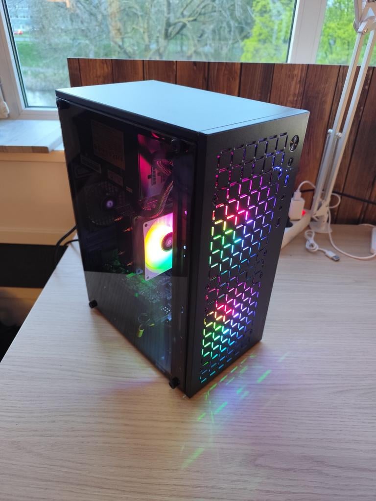 Compacte RGB PC i5 8500 16GB SSD GTX 1650 WIN11PRO, Computers en Software, Desktop Pc's, Zo goed als nieuw, Gaming, SSD, Intel Core i5