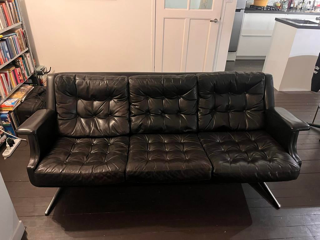 Zwarte vintage jaren 70 design bank uit Duitsland, Huis en Inrichting, Banken | Bankstellen, Ophalen, Gebruikt, 75 tot 100 cm