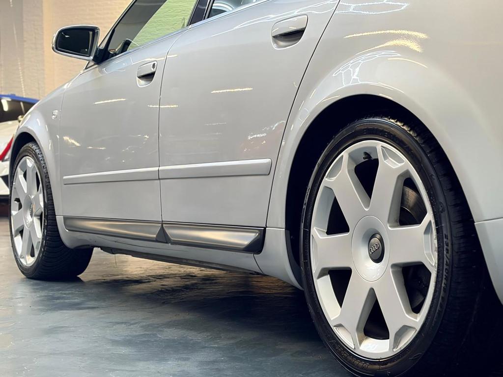 Audi A4 Avant 4.2 V8 quattro S4|YOUNGTIMER|BTW AUTO|344PK|RE, Auto's, 1730 kg, Gebruikt, Vierwielaandrijving, 4163 cc