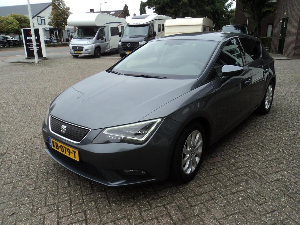 Seat Leon 1.0 EcoTSI Style Connect Cruise Camera Navigatie, Voorwielaandrijving, Stof, Gebruikt, Leon