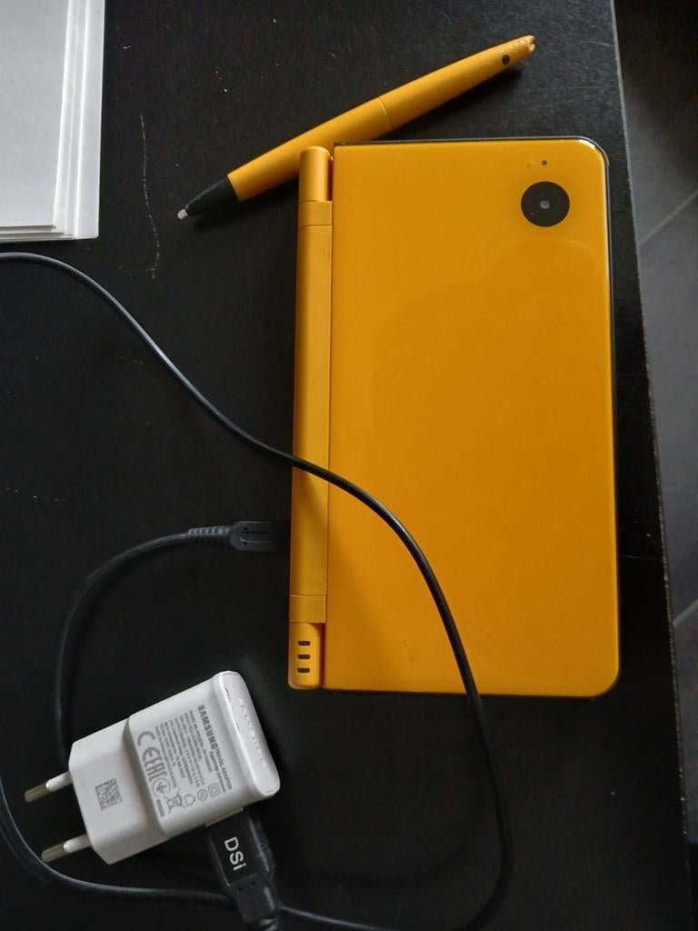 Nintendo dsi XL met meer dan 70 games, Spelcomputers en Games, Spelcomputers | Nintendo DS, Ophalen, Dsi XL, Met games, Geel