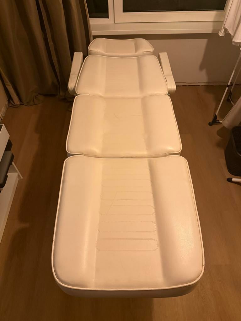 Behandelstoel / massagetafel, Ophalen, Gebruikt, Massagetafel