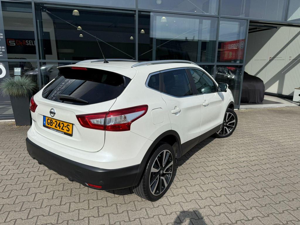Nissan Qashqai 1.2 Tekna *Panoramadak & Cruise Control*, Voorwielaandrijving, Gebruikt, Euro 6, 4 cilinders