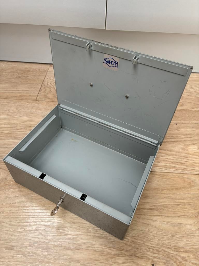 Oud geldkistje, Ophalen of Verzenden