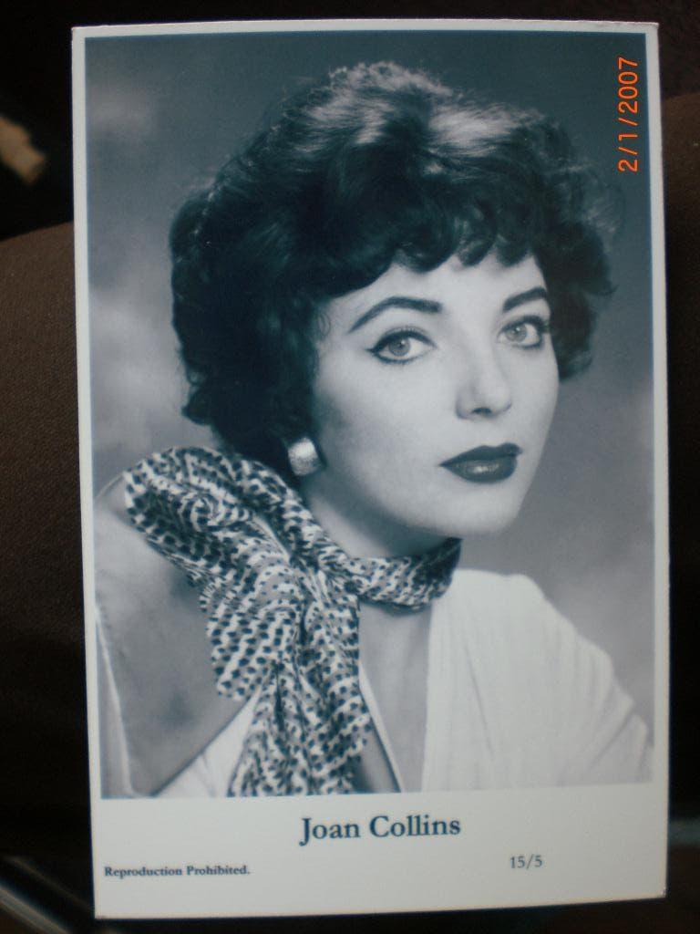 kaart Joan Collins, Ophalen of Verzenden, 1980 tot heden, Ongelopen, Sterren en Beroemdheden