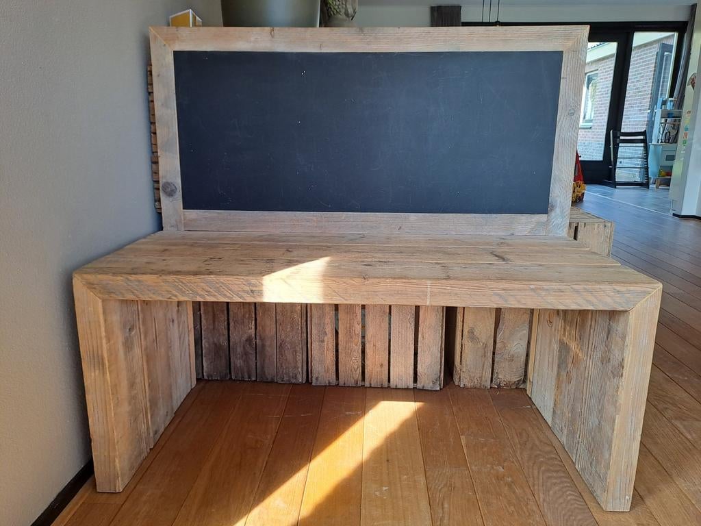 Steigerhouten kindertafel met krijtbord en magneetbord, Ophalen, Zo goed als nieuw
