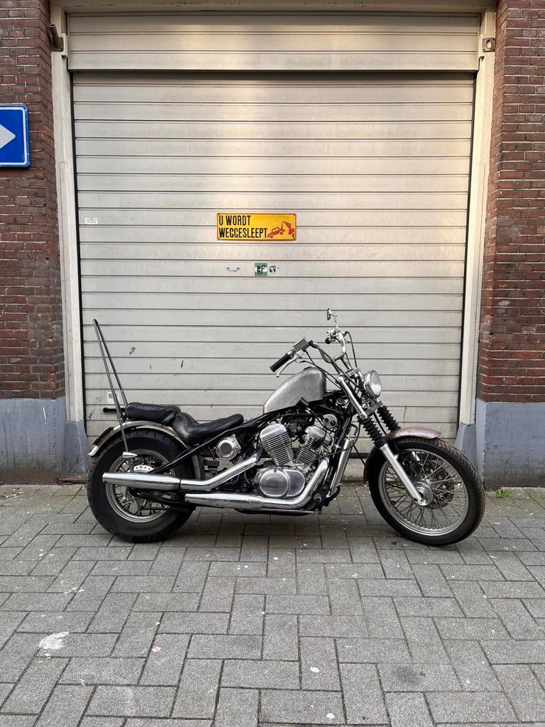 Honda VT600 shadow custom hardtail, 2 cilinders, Chopper, Particulier, Minimaal motorrijbewijs A2