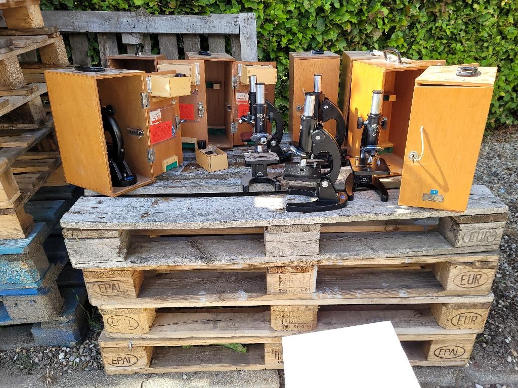 8x stuks antiek vintage microscoop school studente in kist, Ophalen