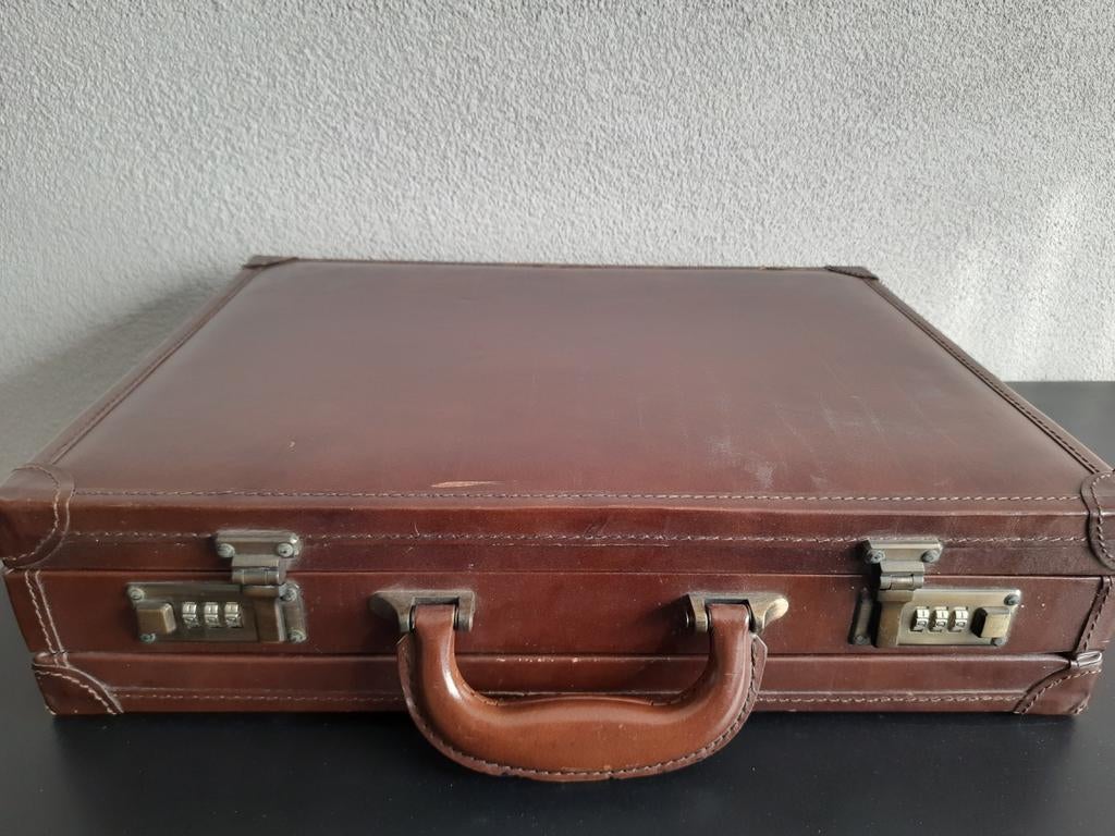 Bruin lederen attachekoffer., Ophalen of Verzenden