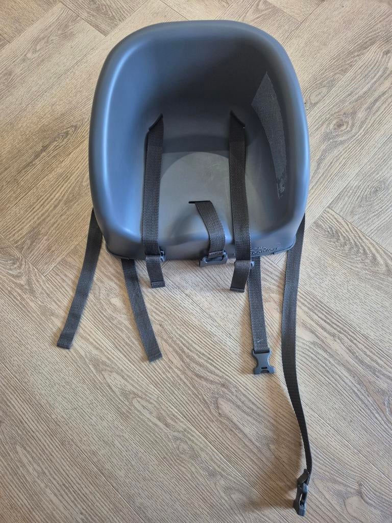 Bebeconfort stoelverhoger in goede staat, Ophalen, Zo goed als nieuw, Overige typen, Gordel(s)