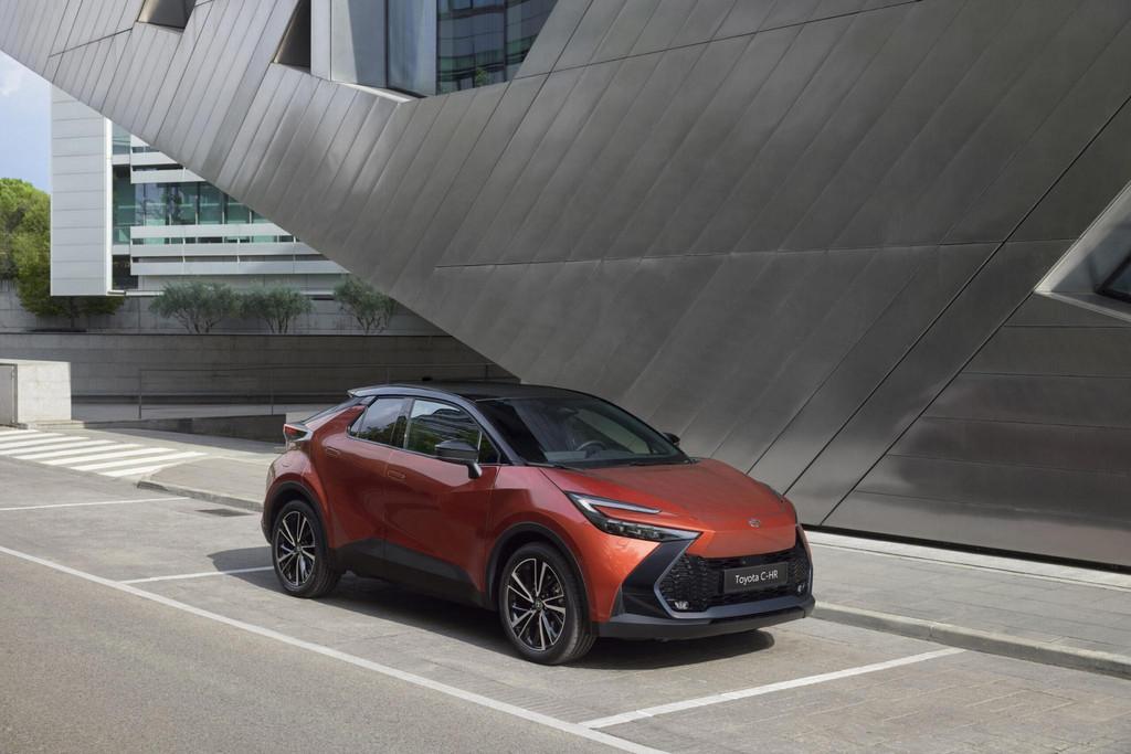 Toyota C-HR 1.8 Hybrid 140 Active €33.850,- RIJKLAAR! Nu, Stof, Euro 6, 4 cilinders, Bedrijf