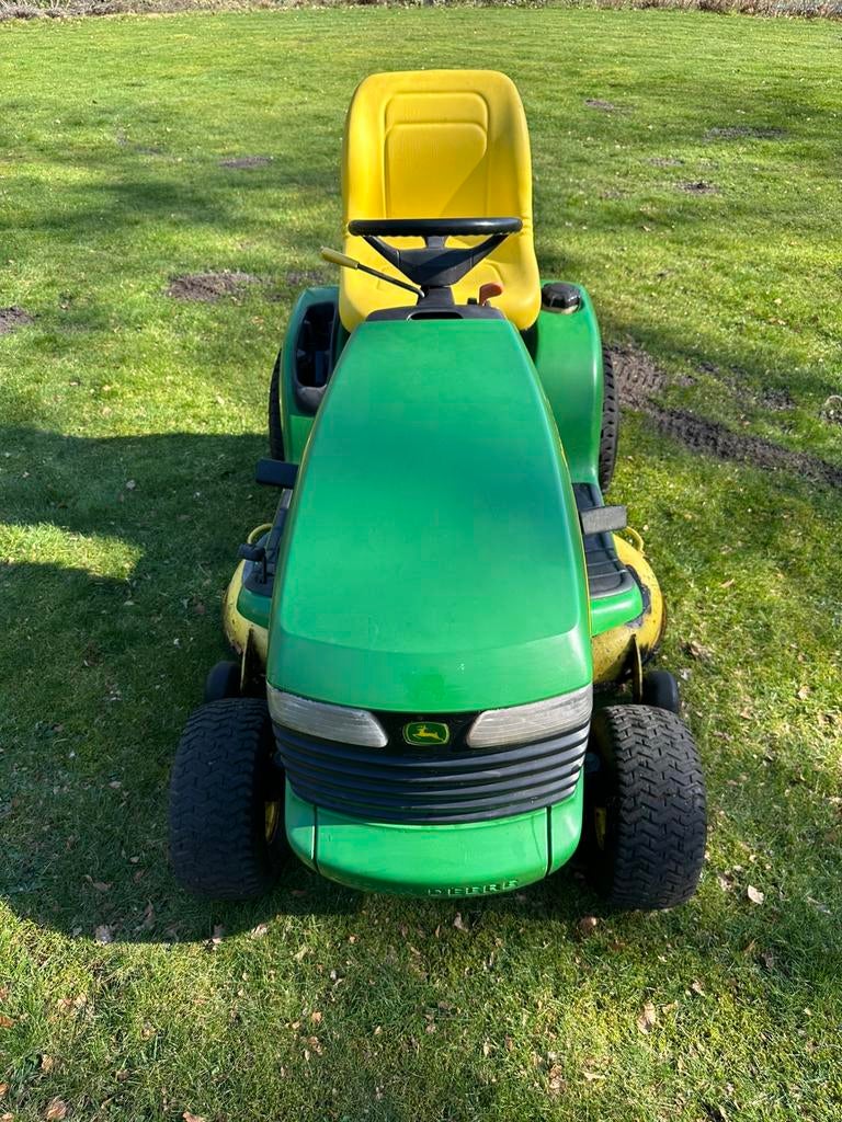 John Deere LT 180 zitmaaier / tuintractor, Ophalen of Verzenden, Zo goed als nieuw, Mulchfunctie, 90 tot 120 cm