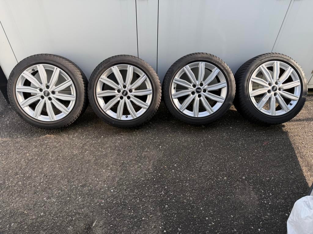 Audi A6 Avant Velgen + Banden 245/45/19 Zeer netjes, Audi, Banden en Velgen, Winterbanden, Audi