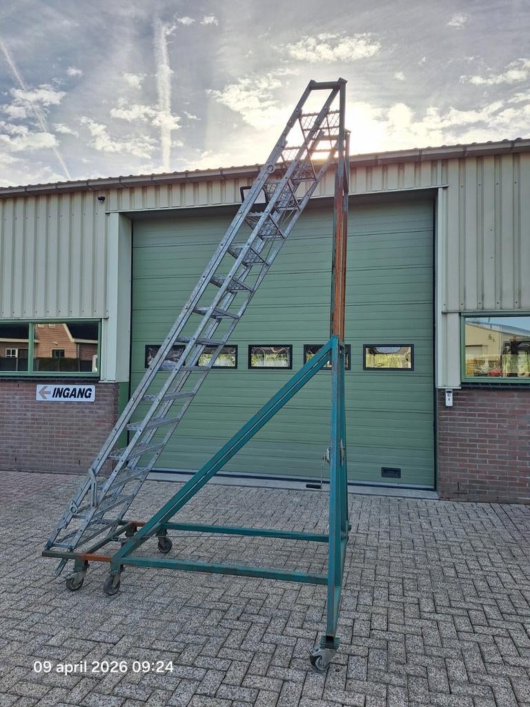 Verstelbare trap, Doe-het-zelf en Verbouw, Steigers, Ophalen of Verzenden, Gebruikt, Overige typen, Minder dan 2 meter