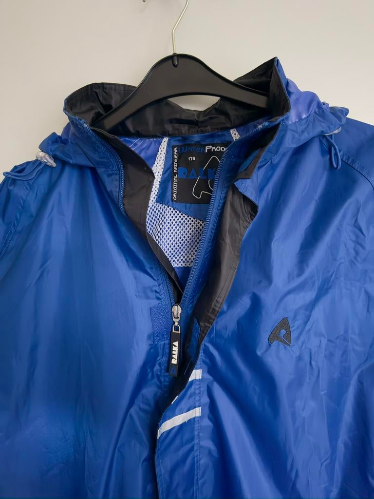 Ralka blauwe regenjas maat 176, Ophalen of Verzenden, Zo goed als nieuw, Jongen of Meisje, Jas