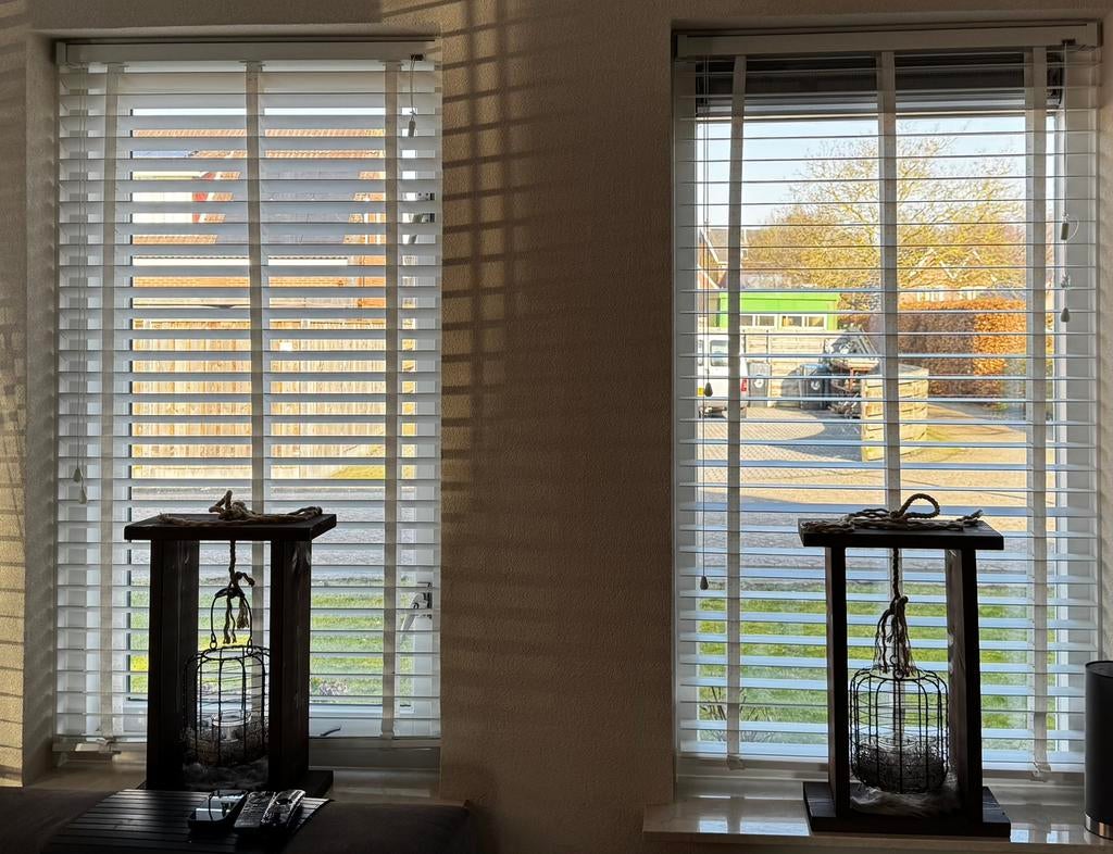 Witte houten jaloezieën 3x, Huis en Inrichting, Stoffering | Gordijnen en Lamellen, Ophalen of Verzenden, Zo goed als nieuw, 150 tot 200 cm