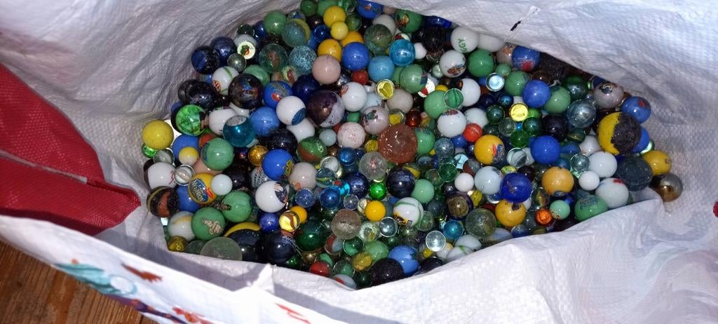 Heel veel knikkers, bonken, plaatjes knikkers, voetbal, Ophalen of Verzenden, Gebruikt