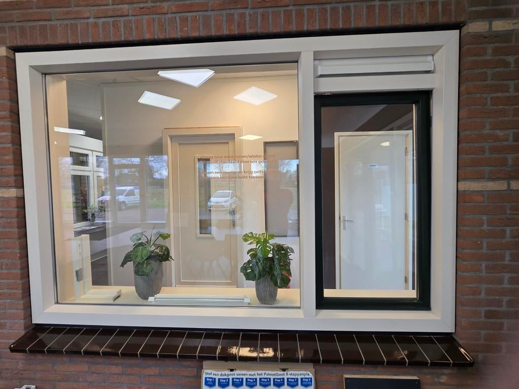 KOZIJN RAL 9001 met DRAAIDEEL RAL 6009, Kunststof, Overige typen, Nieuw, Ophalen of Verzenden