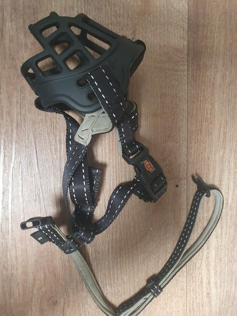 Hondenmuilkorfje Trixie, Ophalen