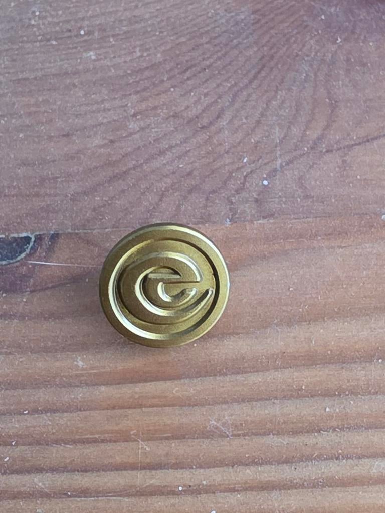 Efteling Pin - Gouden E- Personeels pin, Ophalen of Verzenden, Zo goed als nieuw, Merk, Speldje of Pin