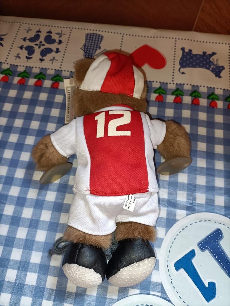 Ajax beer knuffel Abn Amro met zuignappen 25 cm groot, Ophalen of Verzenden, Zo goed als nieuw