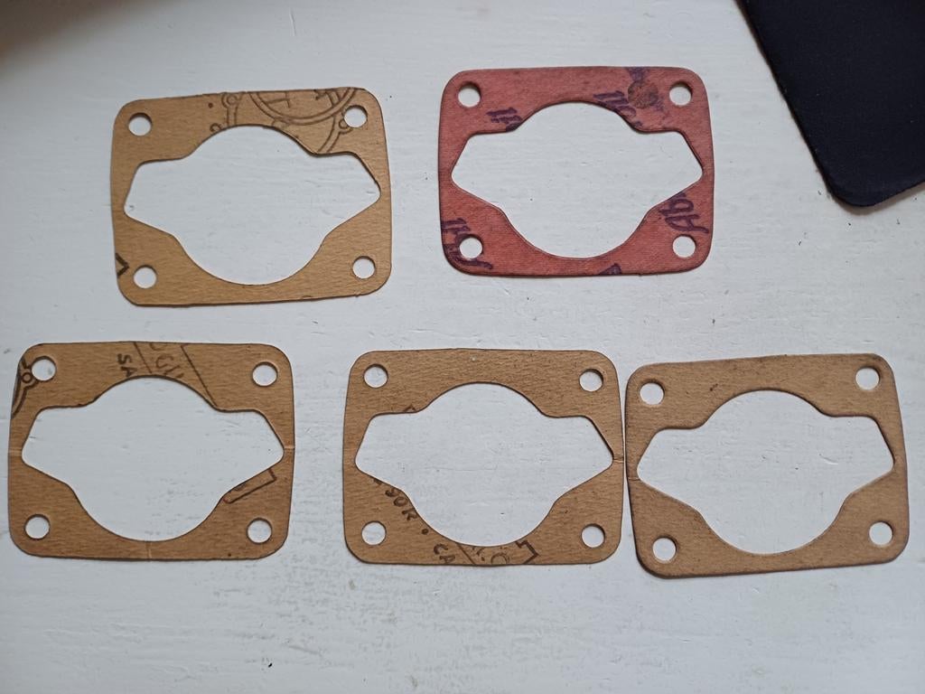 Nieuwe nos voet pakkingen jlo/ Ilo, Fietsen en Brommers, Brommeronderdelen | Oldtimers, Ophalen of Verzenden, Nieuw, Overige merken