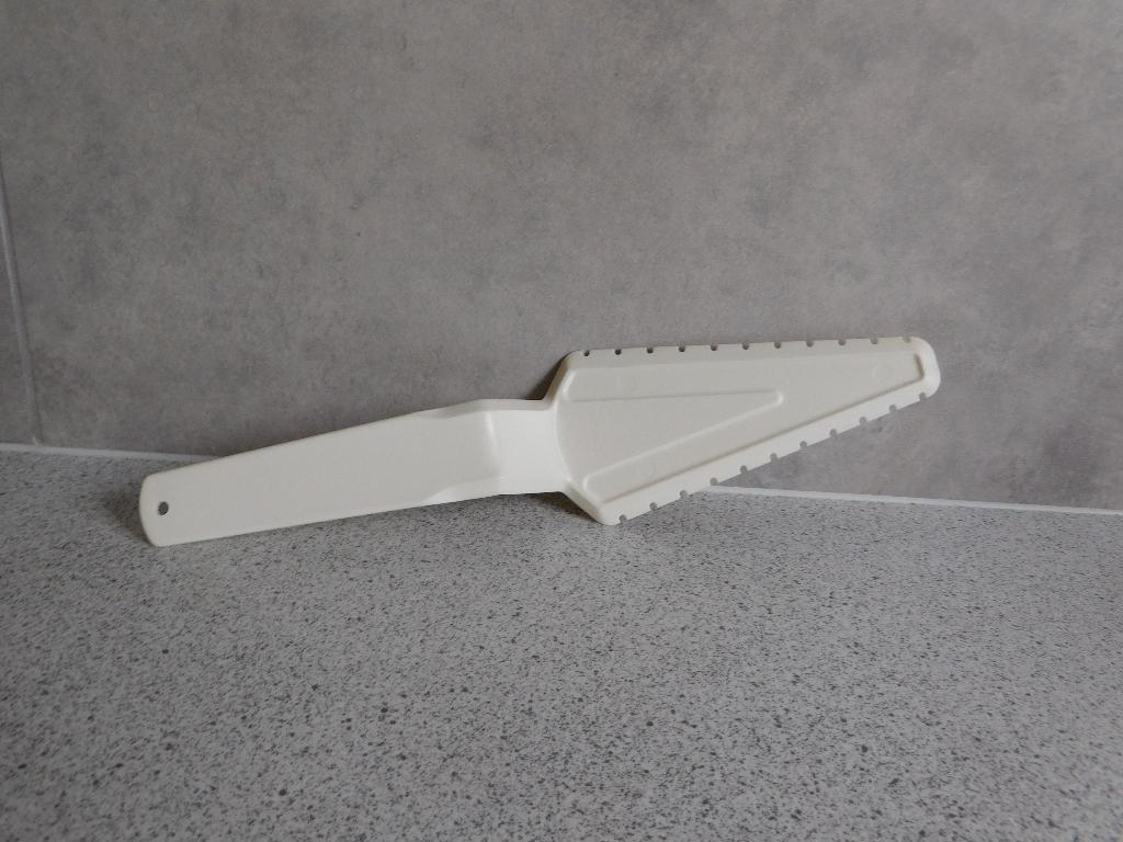 Tupperware Keukenhulpje Taartschep Crème, Huis en Inrichting, Ophalen of Verzenden, Zo goed als nieuw, Crème, Overige typen