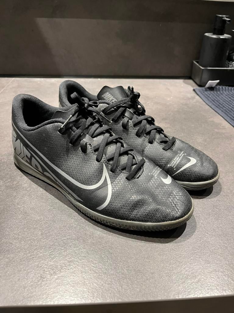 Nike mercurial zaalschoenen maat 41, Ophalen of Verzenden, Zo goed als nieuw, Sportschoenen, Zwart