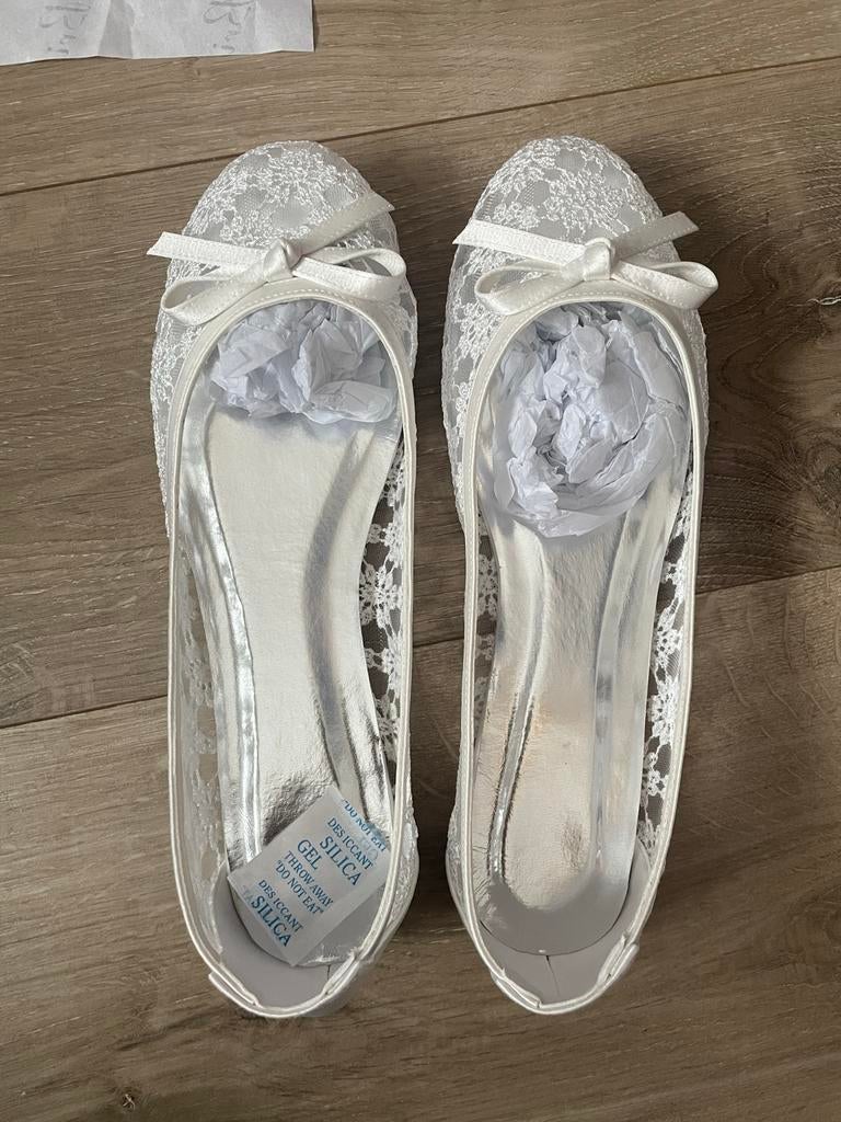 Bruidsschoenen Ballerina's - Maat 42 - Emily Bridal, Kleding | Dames, Schoenen, Ophalen of Verzenden, Nieuw, Wit, Ballerina's