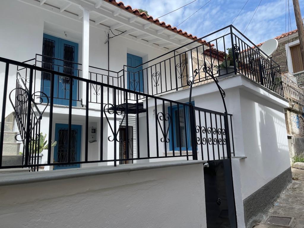 Te huur Familiehuis Griekenland Petra Lesbos aan zee, Airconditioning, 2 slaapkamers, Stad, Aan zee