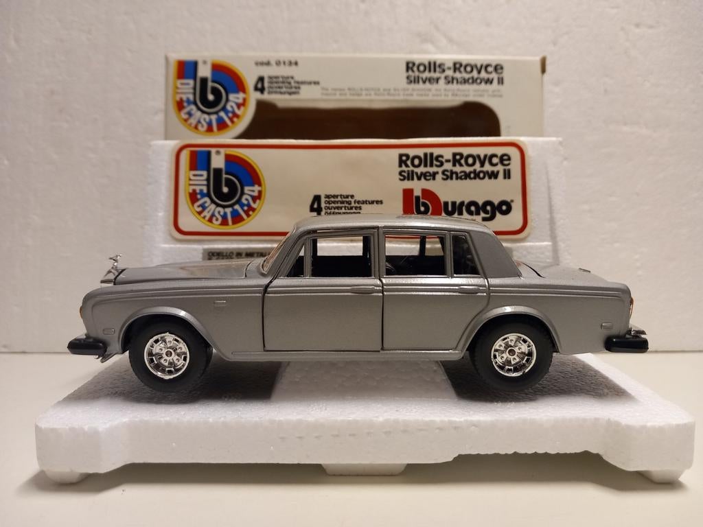 Old Bburago 1/24 1979 Rolls Royce Silver Shadow new oldstock, Ophalen of Verzenden, Zo goed als nieuw, Auto, Bburago