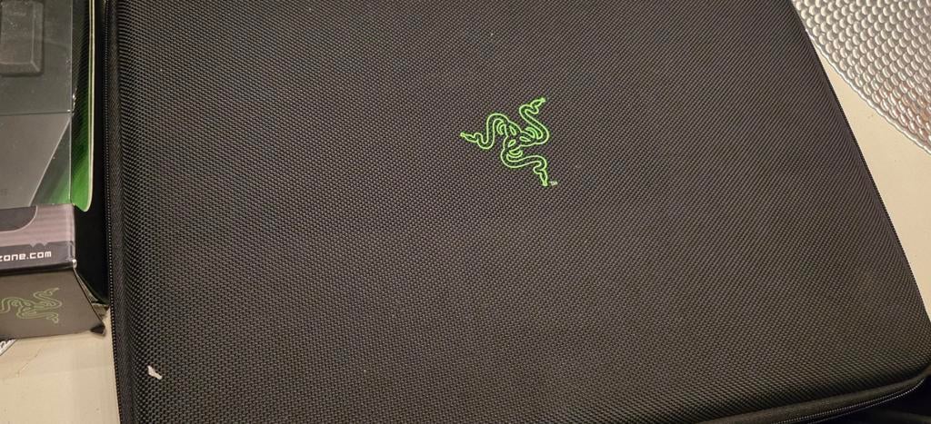 Razer gaming Toetsenbord, Muis & Muismat, Ophalen of Verzenden, 15 inch, Nieuw, Razer