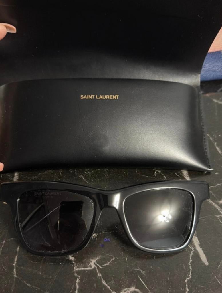 Saint Laurent dames zonnebril, Ophalen of Verzenden, Zo goed als nieuw, Zwart, Overige merken