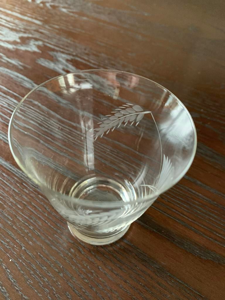 Geëtste drinkglazen., Ophalen