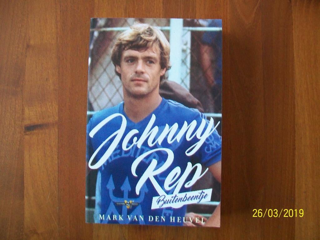 Johnny Rep - Buitenbeentje, Verzenden, Zo goed als nieuw, Ajax, Boek of Tijdschrift