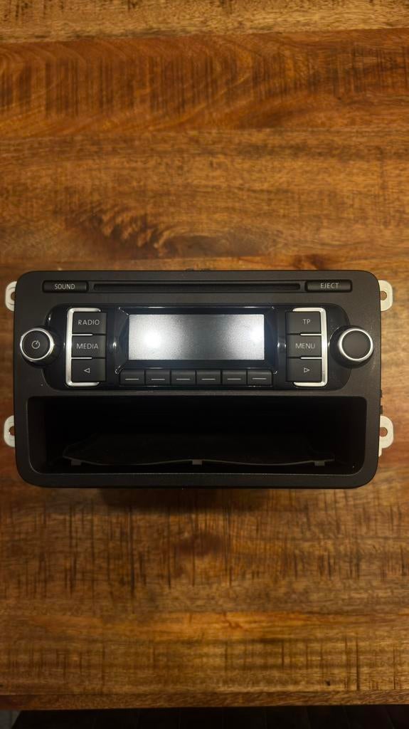 Orginele volkswagen autoradio, Auto diversen, Autoradio's, Ophalen, Zo goed als nieuw