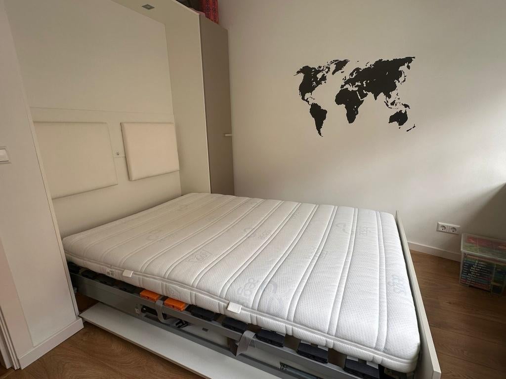 opklapbed in kast met inbouw spots+ aparte opbergkast, Ophalen, Zo goed als nieuw