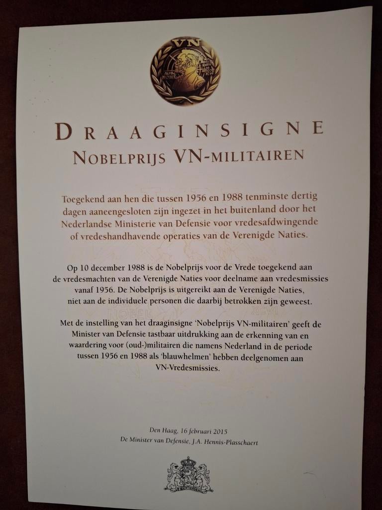 Certificaat Draaginsigne Nobelprijs VN-MILITAIREN, Ophalen of Verzenden, Landmacht, Nederland, Overige typen