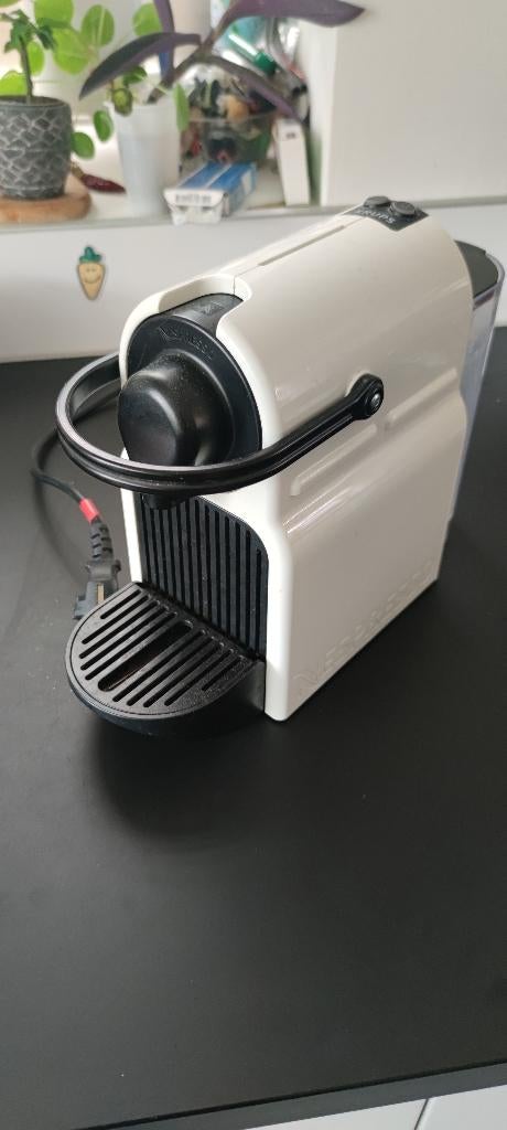 Nespresso Krups, moet na gekeken worden!, Witgoed en Apparatuur, Koffiezetapparaten, Afneembaar waterreservoir, Gebruikt, 10 kopjes of meer