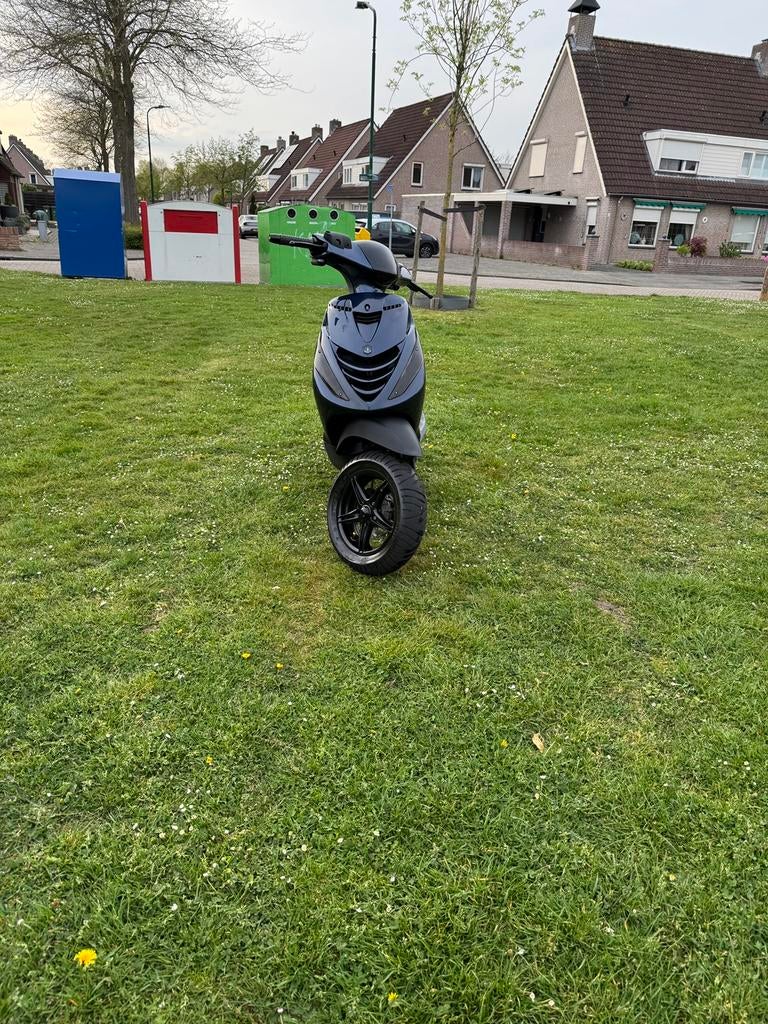 Zip 2t 2000, ook te ruil tegen een Vespa sprint, Ophalen, Tweetakt, Maximaal 45 km/u, Zip