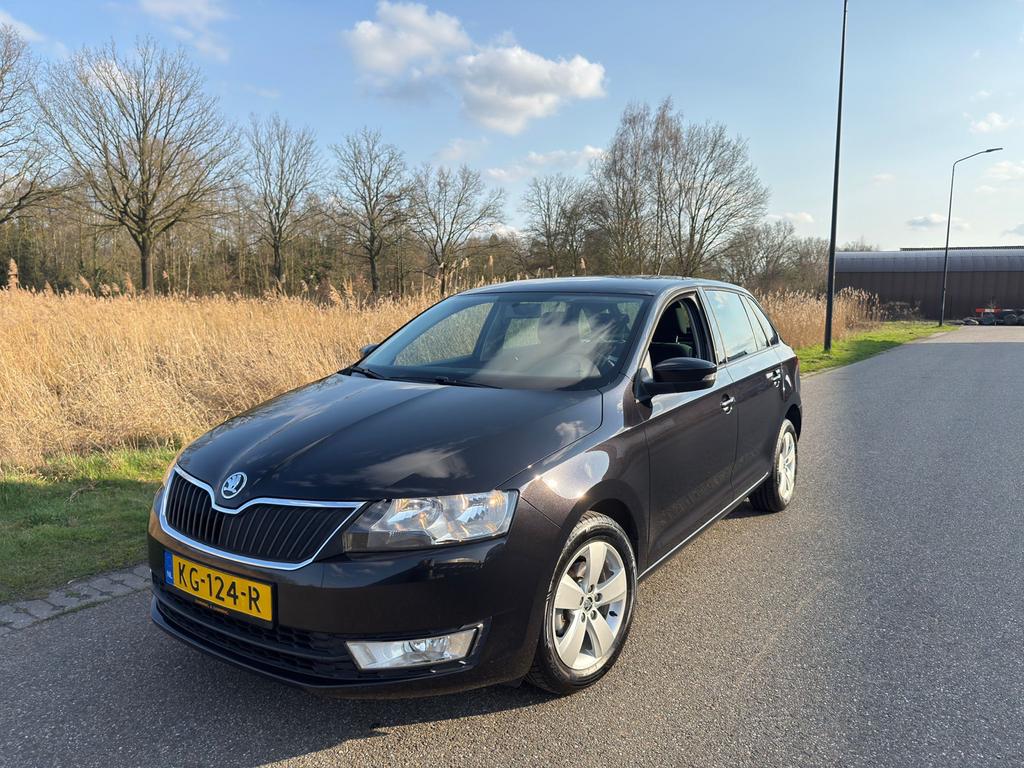 Skoda Rapid 1.2 TSI 66KW Spaceback Dsg7 2016 Zwart, Auto's, Stof, Zwart, 4 cilinders, Origineel Nederlands