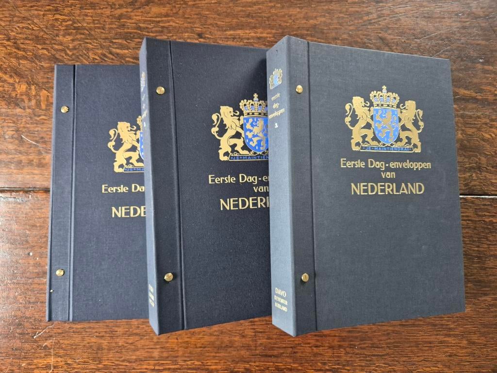 Eerstedagenveloppen. 3 volle albums met 444 enveloppen, Ophalen of Verzenden, Nederland
