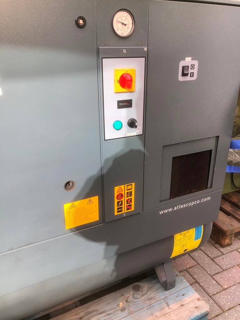 Compressor / schroefcompressor/goedkoop/factuur, Doe-het-zelf en Verbouw, Compressors, Ophalen, Gebruikt, 400 tot 800 liter/min