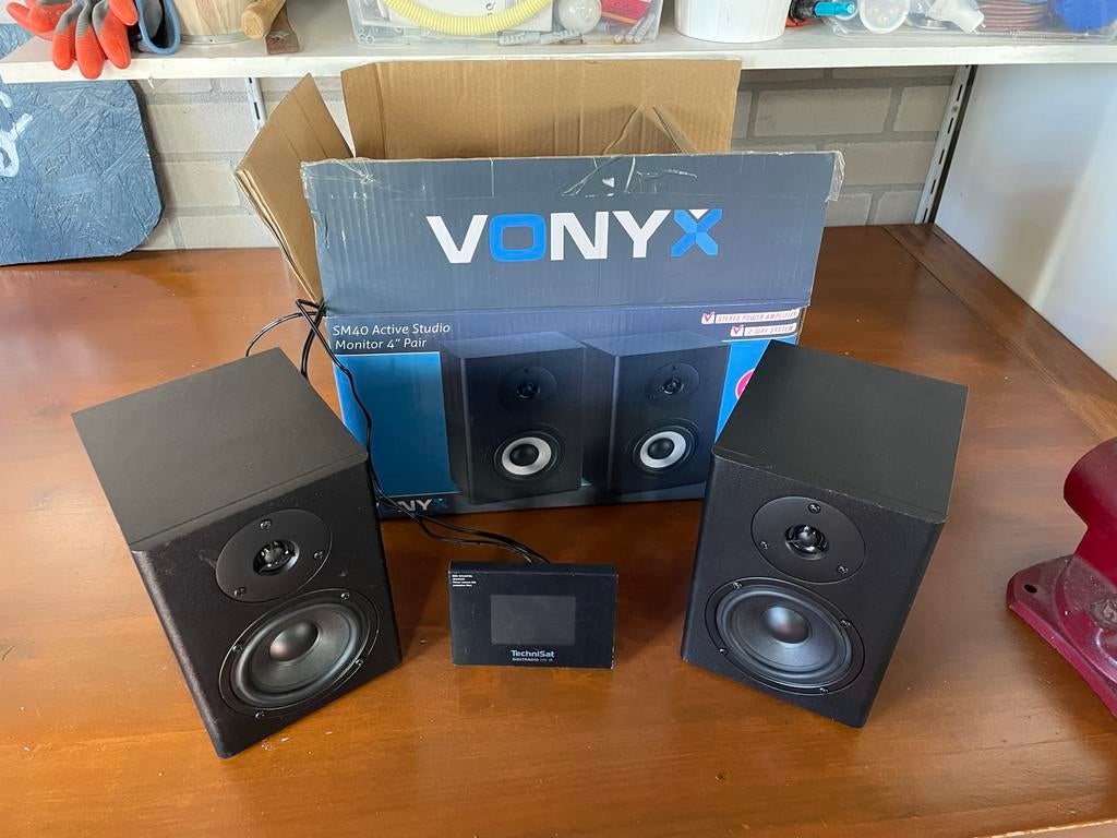 Vonyx SM40 speakers met digitale radio/bluetooth, Gebruikt, Minder dan 60 watt, Front, Rear of Stereo speakers, Ophalen
