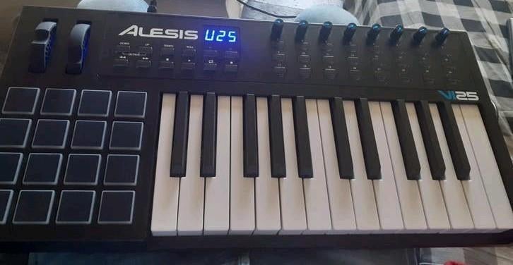 Alesis V125 MIDI keyboard, Ophalen of Verzenden