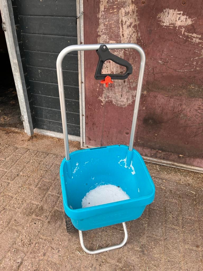 Gardena Strooiwagen - Handige hulp voor uw tuin, Ophalen of Verzenden, Gebruikt