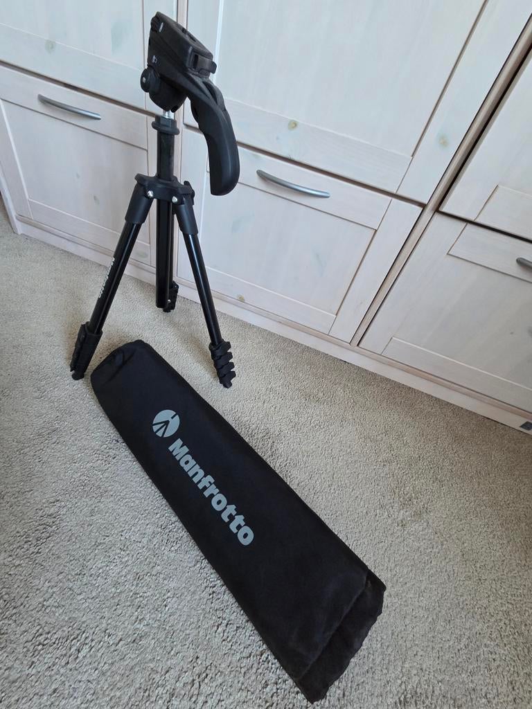 Manfrotto fotocamera statief - Nieuwstaat, Zo goed als nieuw, 175 cm of meer, Met balhoofd, Ophalen of Verzenden